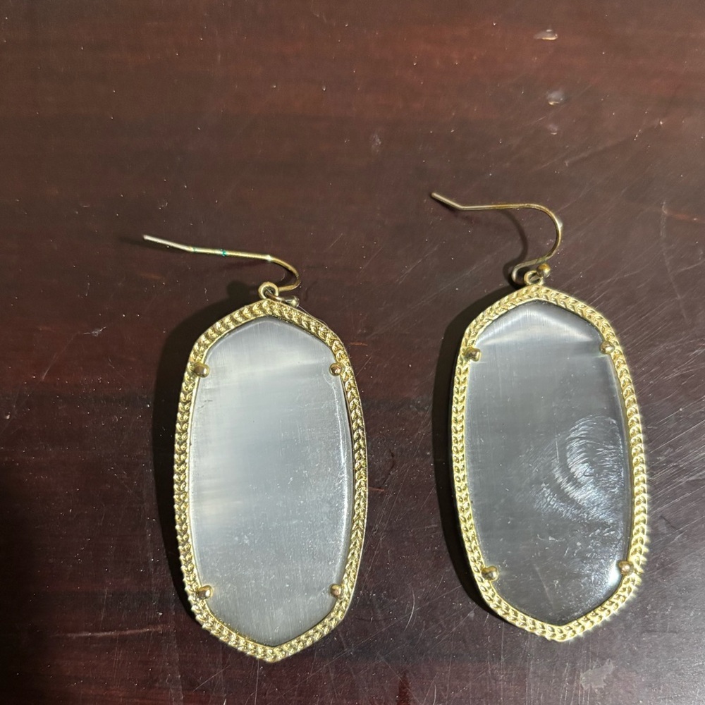 Kendra Scott Grey earrings